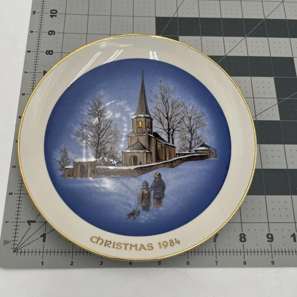 Vintage Christmas 1984 Collector Plate Village Church Snow Children Sled Gold
